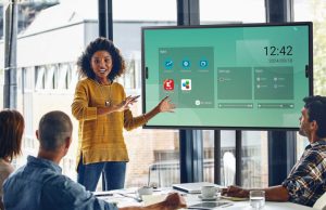 Display der Sharp LM-Serie (Foto: Sharp NEC)