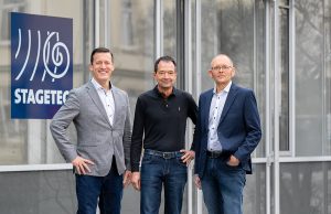 Stagetec holt Craig Newbury und Markus Maschke Craig Newbury, Wolfgang Salzbrenner und Markus Maschke (von links, Foto: Stagetec)