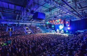 Toto setzte d&b SL-Serie für „The Dogz of Oz“-Shows ein