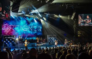 Benjamin Moffitt mit Sapphire und Titan auf Foreigner-Tour
