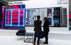 Positionierbare LED-Wand von mld für Rittal-Messestand