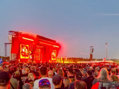 Messe Karlsruhe zieht Bilanz zum AC/DC-Großkonzert Messe Karlsruhe zieht Bilanz zum AC/DC-Großkonzert (Fotos; Messe Karlsruhe/Jürgen Rösner)