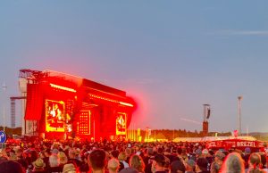 Messe Karlsruhe zieht Bilanz zum AC/DC-Großkonzert Messe Karlsruhe zieht Bilanz zum AC/DC-Großkonzert (Fotos; Messe Karlsruhe/Jürgen Rösner)