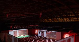 192 Tische als Projektionsfläche: Mapping bei Generali-Event