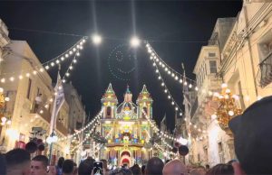 JS DronePower inszenierte Drohnenlichtshow auf Malta Drohnenlichtshow in Żabbar auf Malta (Foto: JS DronePower)