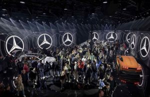 Hibino Deutschland setzte Mercedes-Benz in Szene