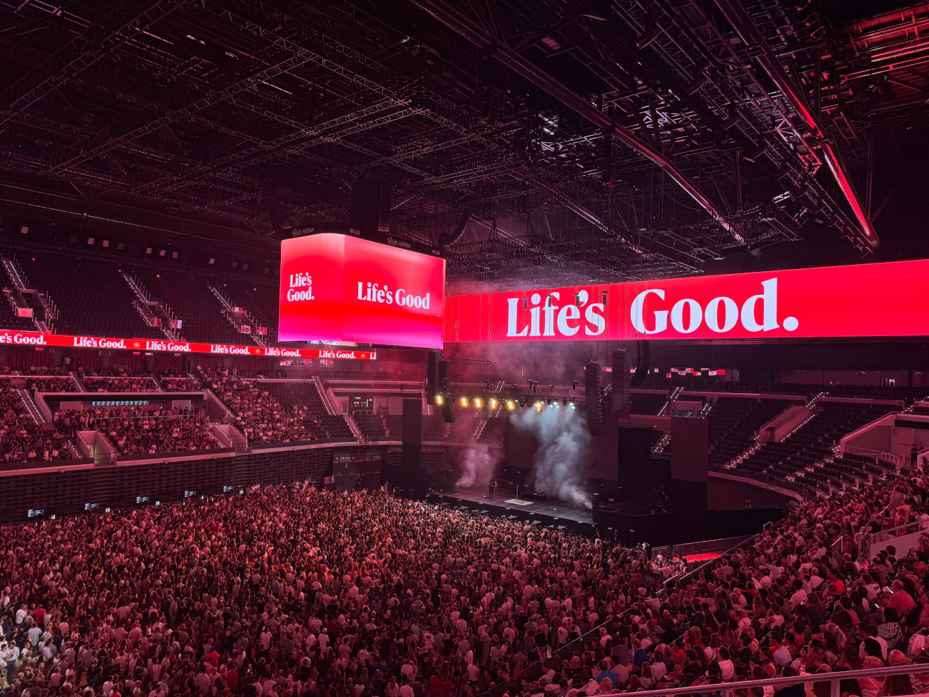LG stattet neue Roig Arena mit Digital Signage aus (Foto: LG) LG stattet neue Roig Arena mit Digital Signage aus (Foto: LG)