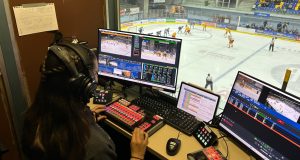 FHGR-Studierende übertragen EHC Arosa-Spiele FHGR-Studenten übertragen EHC-Arosa-Spiele (Fotos: FH Graubünden)