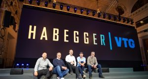 Habegger Austria und VTG starten Partnerschaft David Falch (VTG), Christoph Trauner (Habegger), Sebastian Hasenöhrl (VTG), Tibor Fehle (Habegger) und Bernhard Geib (VTG) (von links, Foto: Habegger Austria/VTG-Veranstaltungstechnik GmbH)