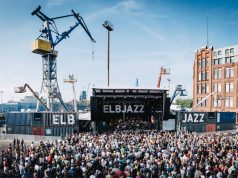 Elbjazz-Festival stellt sich für 2026 neu auf Das Elbjazz-Festival am Hamburger Hafen (Foto: Jens Schlenker)