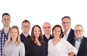 Riedel Networks strafft seine Führungsstruktur Timo Imbrogno, Julia Kirk, Dennis Frankhauser, Simone Krämer, Mario Druschba, Sabrina Sehrt, Timo Siebel und Uwe Wolff (von links, Foto: Riedel Networks)