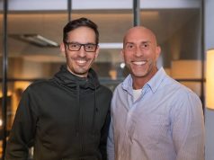 Roxx holt Produkt- und Anwendungsspezialisten Darius Ansari Darius Ansari mit Daniel Garcia (von links, Foto: Roxx)