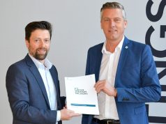 Standout bleibt Servicepartner vom Messezentrum Salzburg Gerald Klaushofer und Alexander Kribus (von links, Foto: MZS/Sarah Fellner/FRB Media)