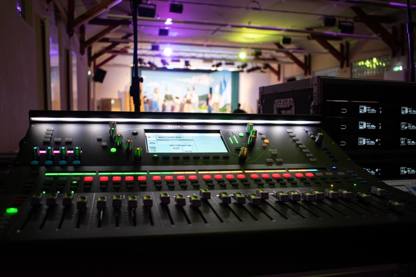 Theaterspielgemeinschaft Lorsch setzt auf Allen & Heath und Audio-Technica (Fotos: MR Products Ton- und Lichttechnik GmbH) Theaterspielgemeinschaft Lorsch setzt auf Allen & Heath und Audio-Technica (Fotos: MR Products Ton- und Lichttechnik GmbH)