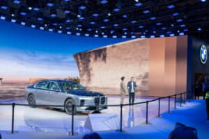 BMW setzt bei der Auto China auf Absen LED-Installationen (Fotos: Absen/BMW)