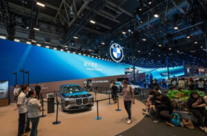BMW setzt bei der Auto China auf Absen LED-Installationen (Fotos: Absen/BMW)