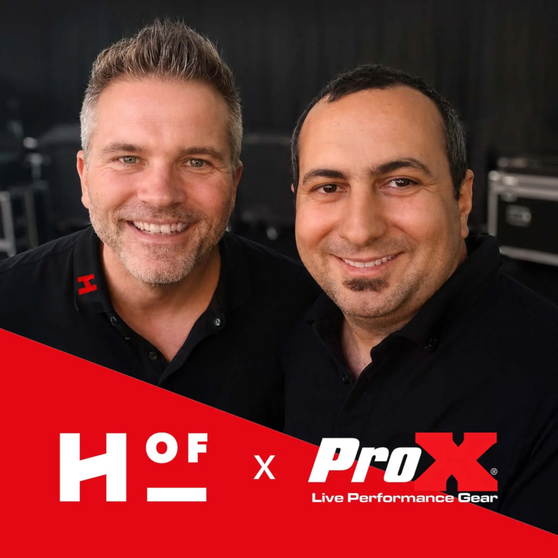 ProX wird neuer HOF-Vertriebspartner – Dennis Klostermann und Gabriel Menashe (von links, Foto: HOF) ProX wird neuer HOF-Vertriebspartner – Dennis Klostermann und Gabriel Menashe (von links, Foto: HOF)