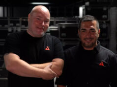 AED Germany erweitert Vertriebsteam mit Marc Metzler Marc Metzler mit Alexandre Bravo (von links, Foto: AED group)