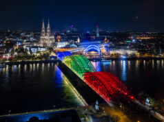 Roxx NEO für die Illuminierung der Kölner Hohenzollernbrücke