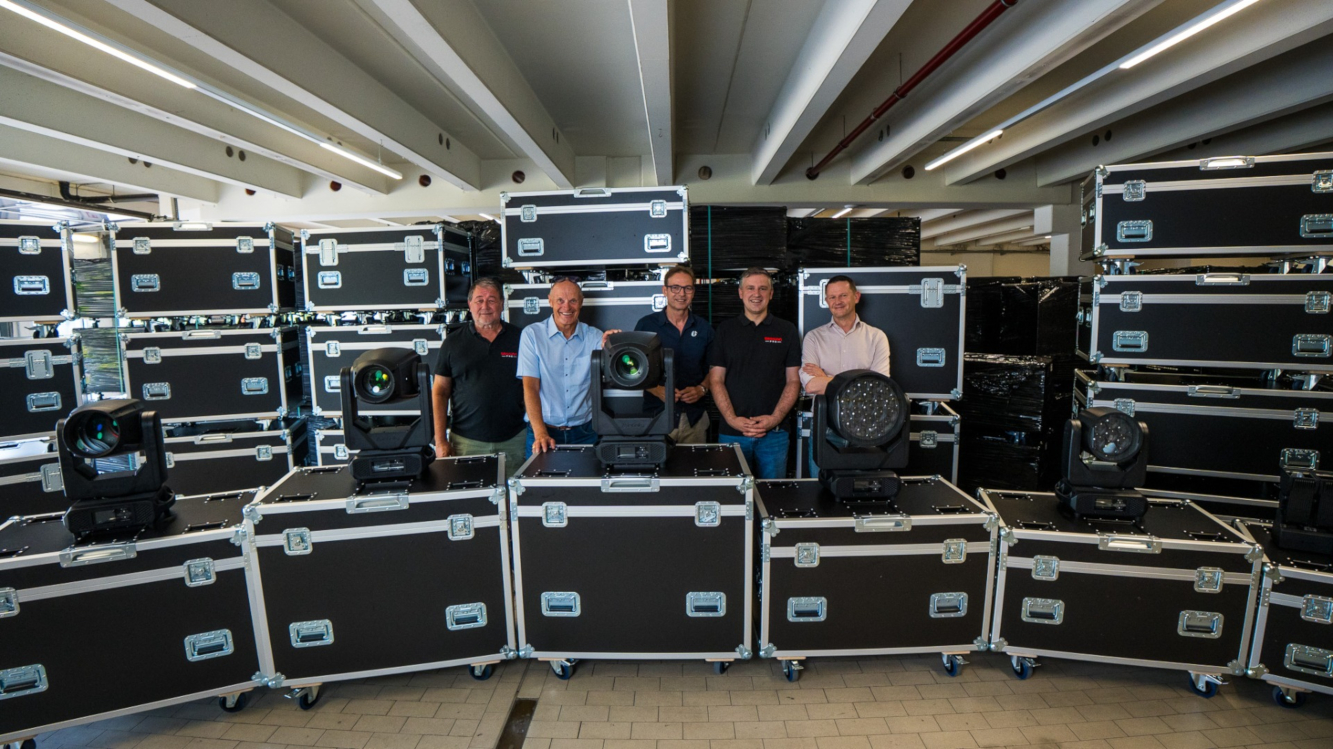Highlite liefert 300 Furion-Leuchten an Session Pro (Fotos: Max Baier/Highfive Productions) Highlite liefert 300 Furion-Leuchten an Session Pro (Fotos: Max Baier/Highfive Productions)