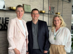 Concept Solutions wird Technikpartner von Viecon Messe Wien Viecon CEO Dr. Katharina Weishaupt, Florian Weber und Viecon Center-CEO Martina Candillo (von links, Foto: Concept Solutions)