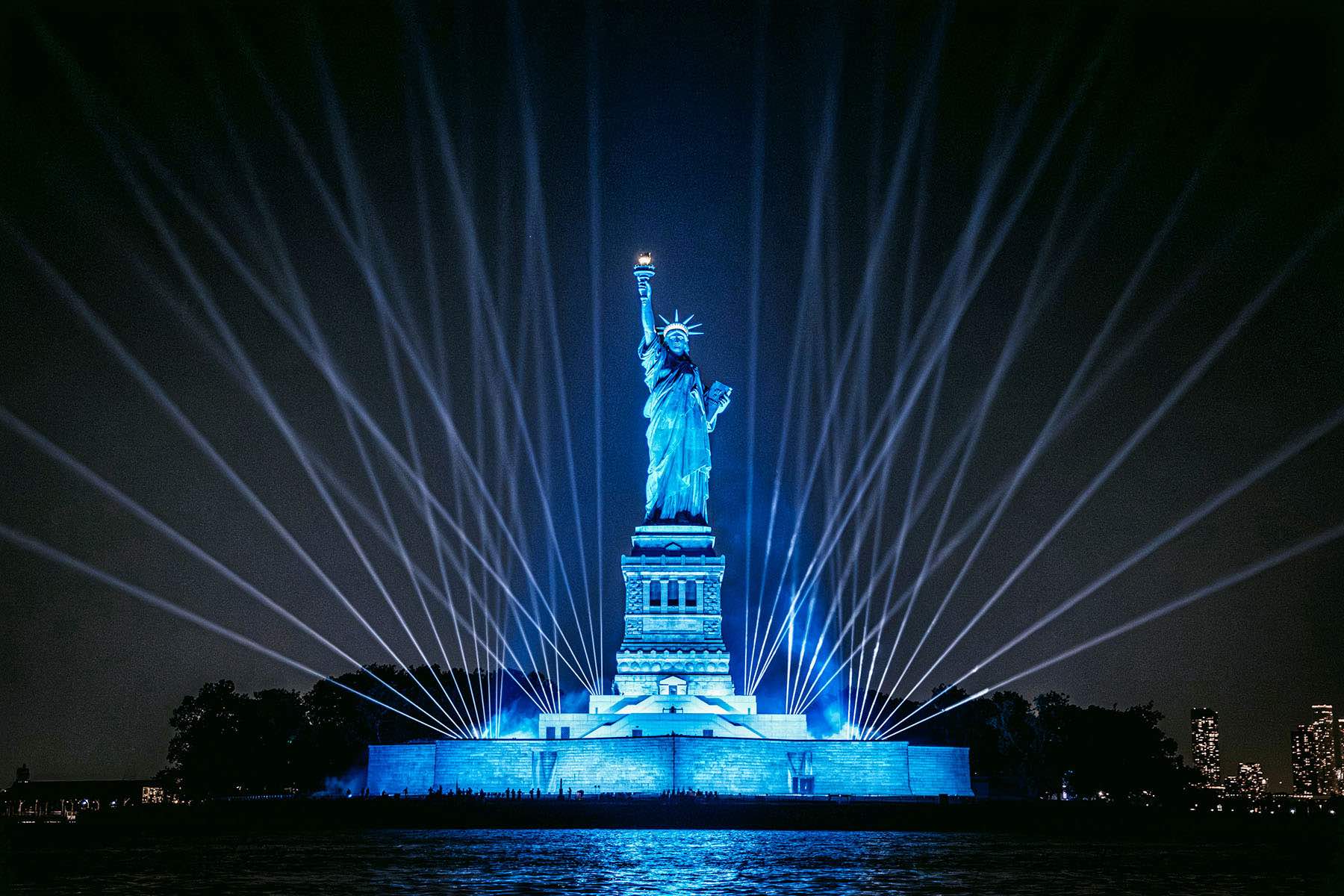 Robe Monumental Liberty Lights - photo by Geoffrey Hubbel - GEO_1117.jpg