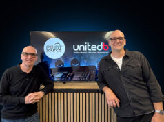 United Brands vertreibt Point Source Audio in Deutschland Anthony Wilkins mit Jens Steffan (von links, Foto: Point Source Audio)