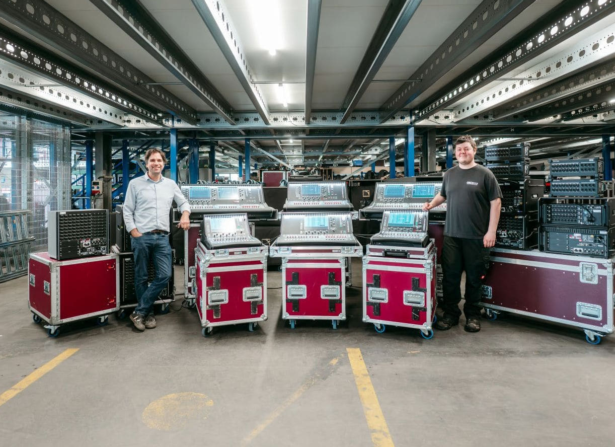 Jan Grohmann-Falke und Tontechniker Till Siegel (von links, Foto: Groh-P.A. Veranstaltungstechnik) Jan Grohmann-Falke und Tontechniker Till Siegel (von links, Foto: Groh-P.A. Veranstaltungstechnik)