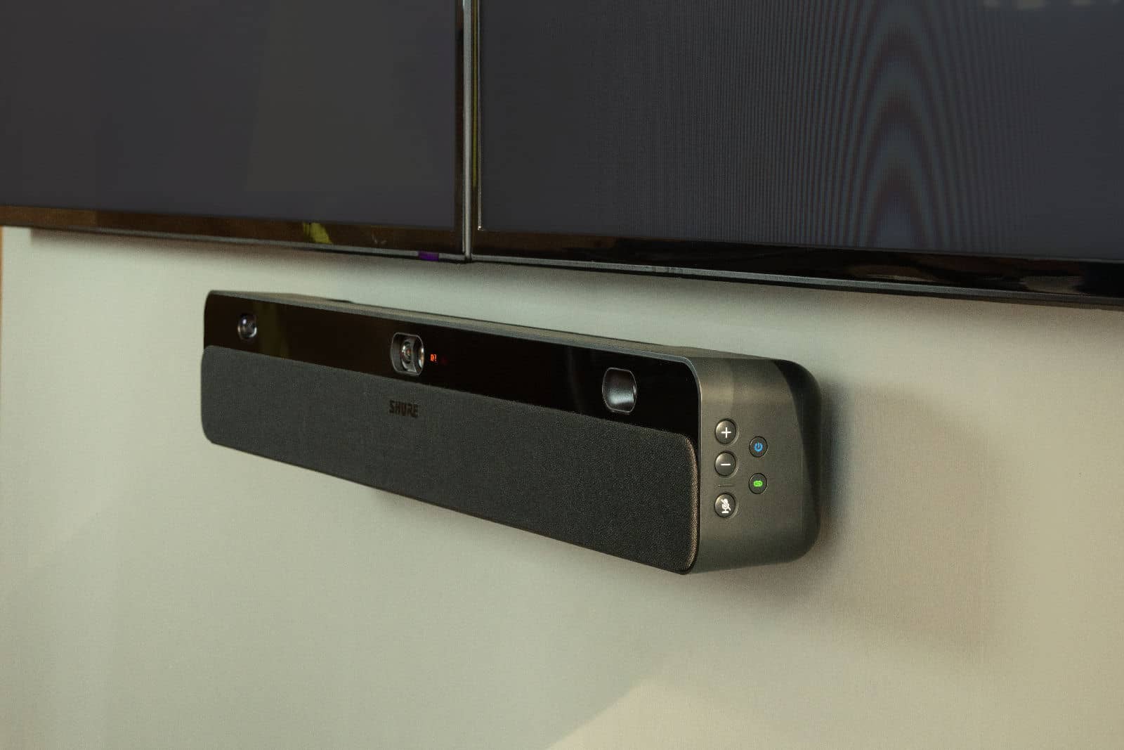 Shure IntelliMix Bar Pro (Fotos: Shure) Shure IntelliMix Bar Pro (Fotos: Shure)